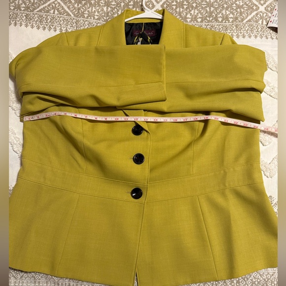 Gloria Vanderbilt Women's Yellow Blazer and Scarf in like new condition Size 18w - Picture 5 of 8